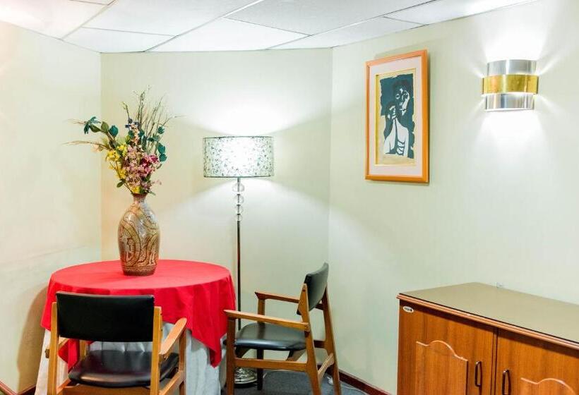 سوییت اجرایی, Grand Hotel Loja