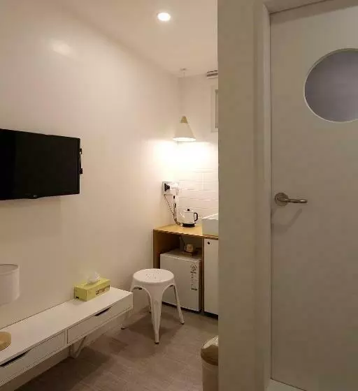 اتاق استاندارد یک نفره, Hostel Haru