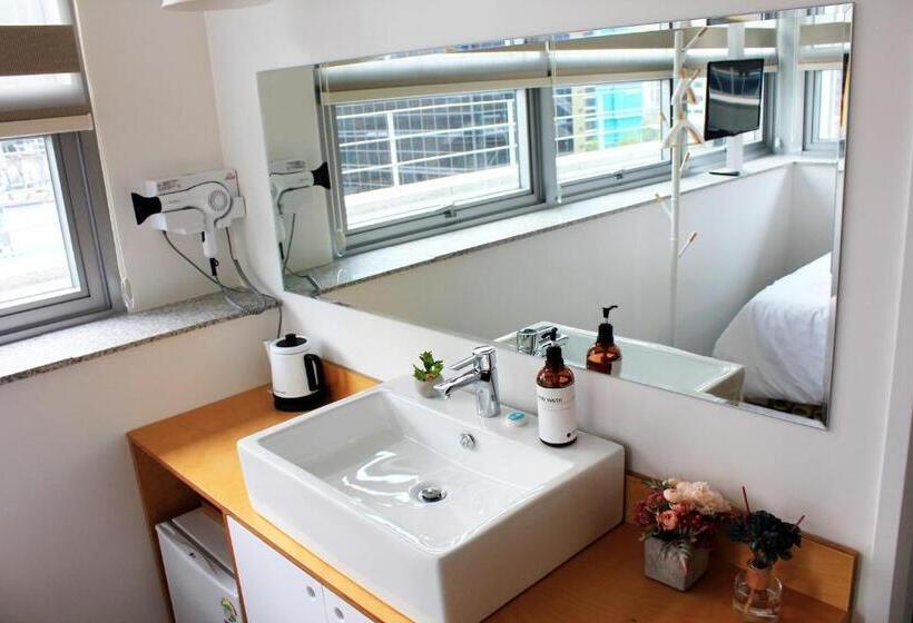 スタンダードトリプルルーム, Hostel Haru