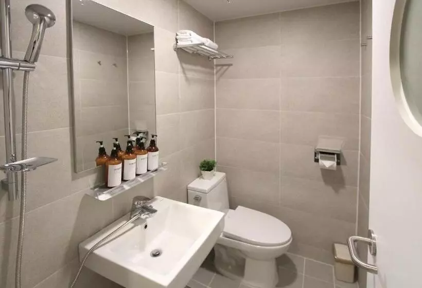 اتاق استاندارد با تخت‌های تاشو, Hostel Haru