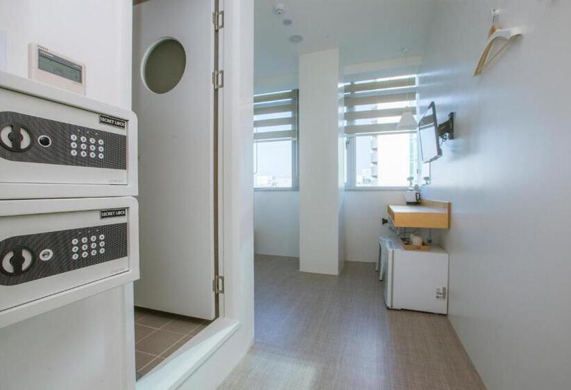 اتاق استاندارد با تخت‌های تاشو, Hostel Haru