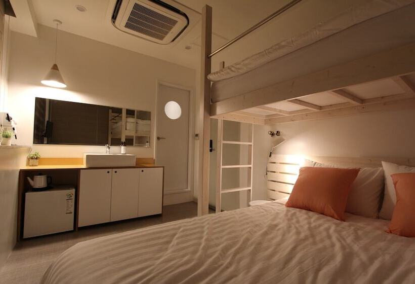 スタンダードトリプルルーム, Hostel Haru