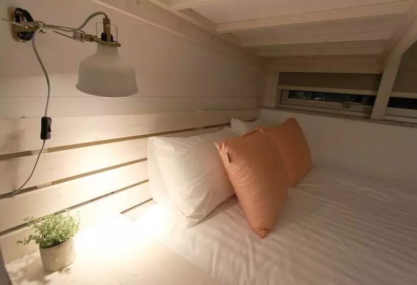 اتاق استاندارد سه نفره, Hostel Haru