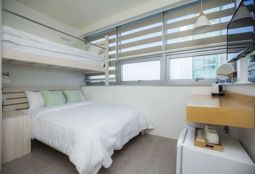 スタンダードトリプルルーム, Hostel Haru