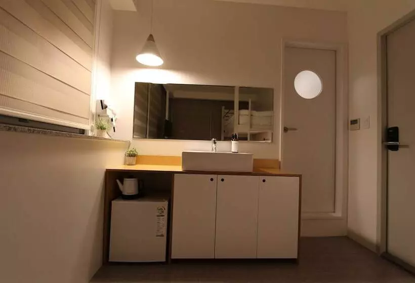 اتاق استاندارد سه نفره, Hostel Haru