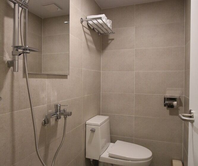 スタンダードトリプルルーム, Hostel Haru