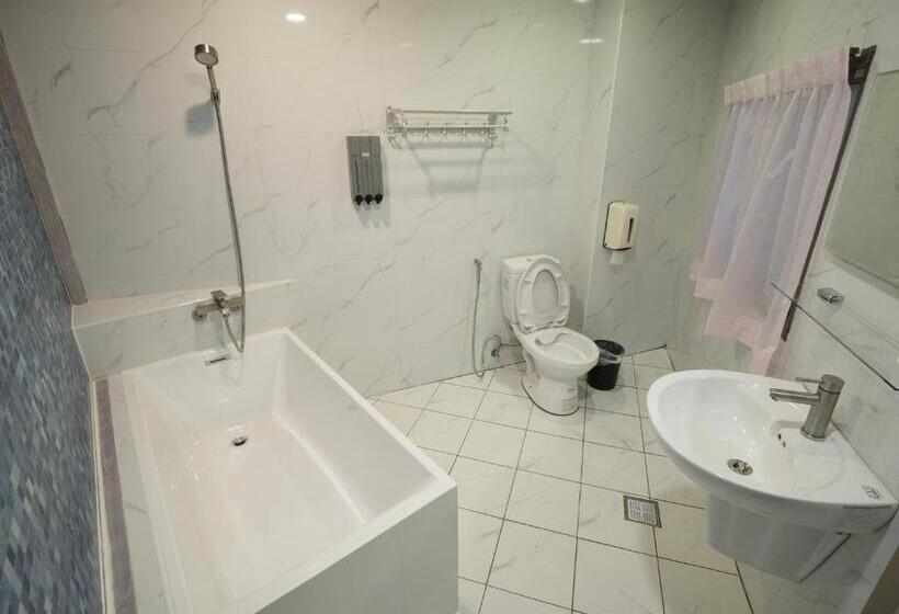 اتاق استاندارد چهار تخته, 合悅都會商旅 Heyue