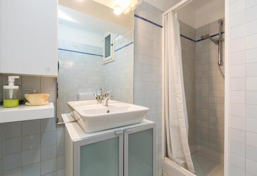 غرفة قياسية ثلاثية مع حمام خارجي, Cristina Rossi Bed & Breakfast