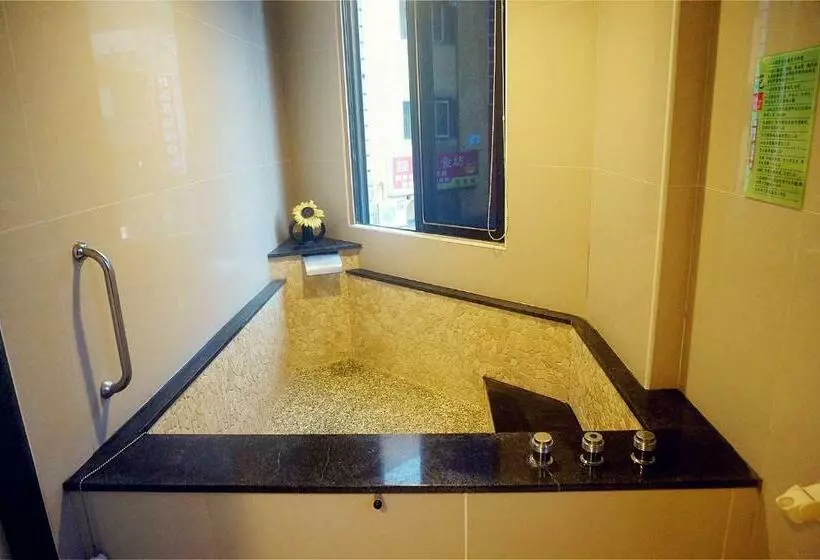 اتاق لوکس, Everyday Hotspring