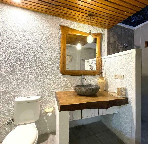 اتاق لوکس با تخت بزرگ, Gili Breeze Tropical Bungalows