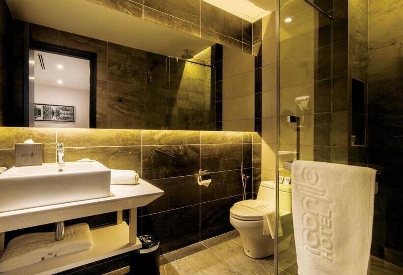استودیوی استاندارد, Iconic Hotel Penang