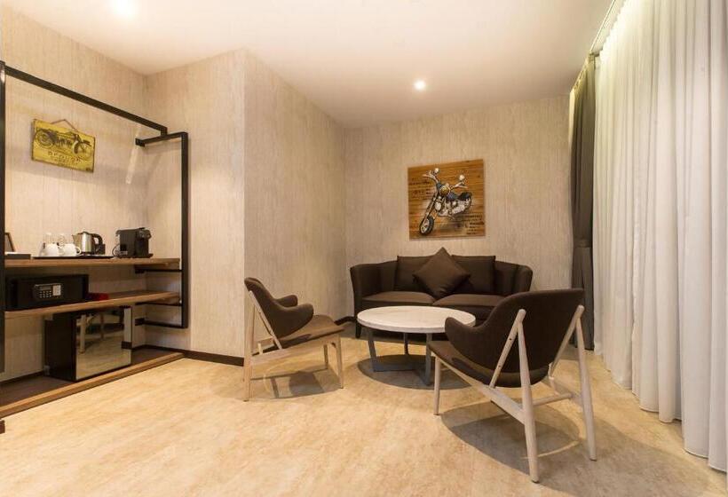 إستوديو قياسى, Iconic Hotel Penang