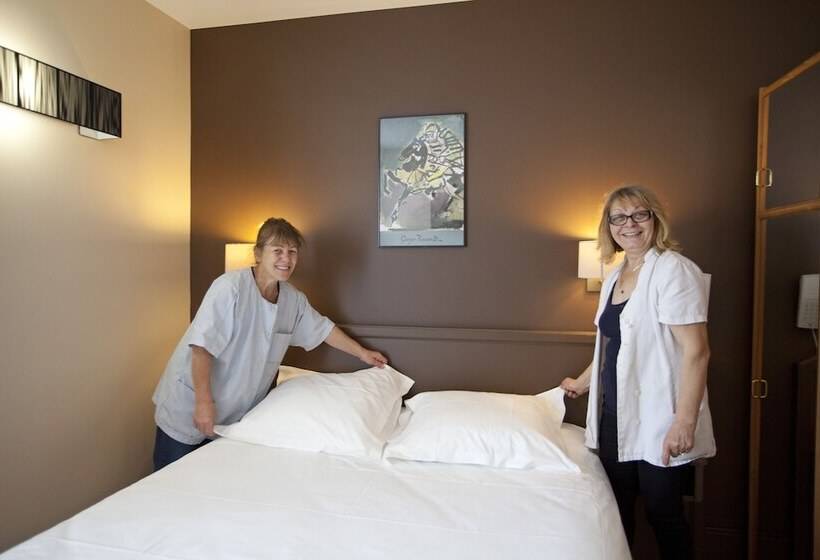 スタンダードルーム, Nadaud