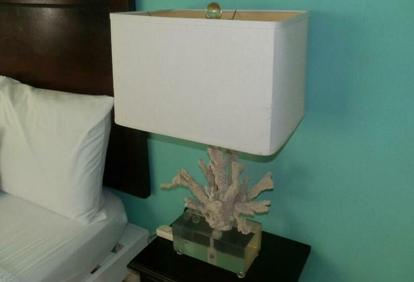 اتاق لوکس, Paradise On The Rocks