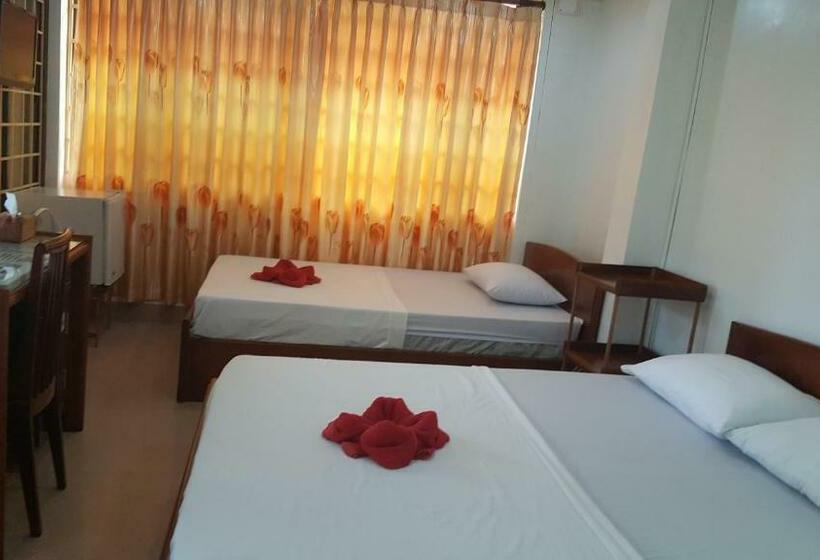 חדר סטנדרט עם מרפסת, The Bright Lotus Guesthouse