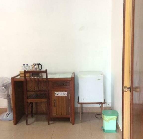 חדר סטנדרט עם מרפסת, The Bright Lotus Guesthouse