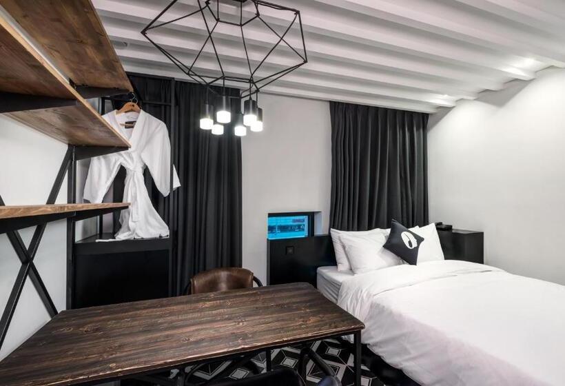 Номер Deluxe, The Designers Kondae