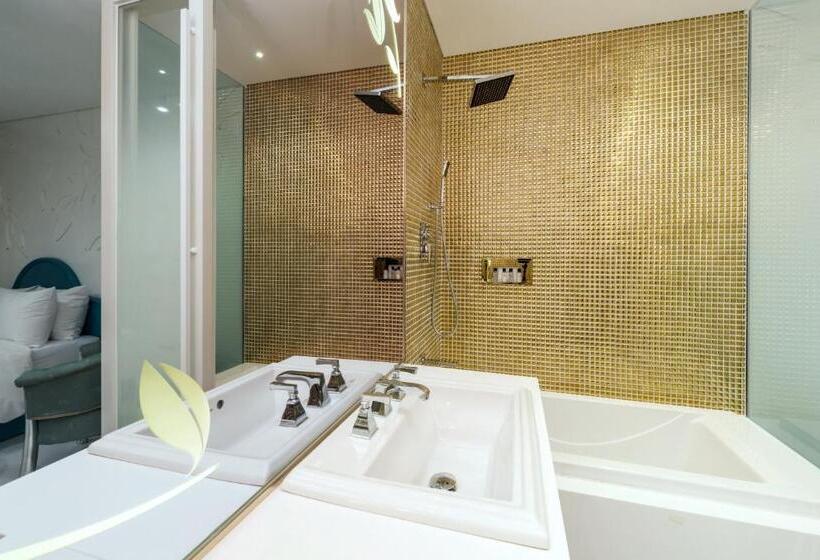 Номер Deluxe, The Designers Kondae