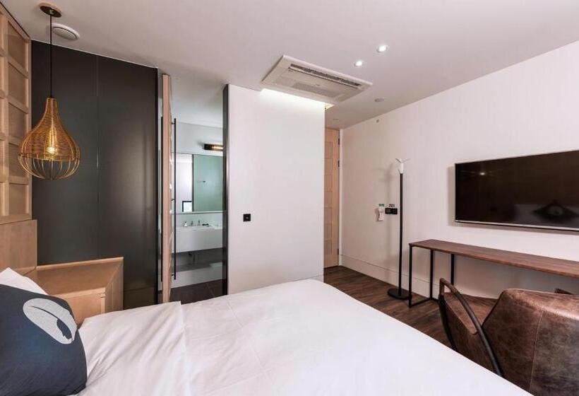 Номер Deluxe, The Designers Kondae