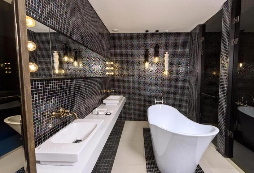 스위트, The Designers Kondae