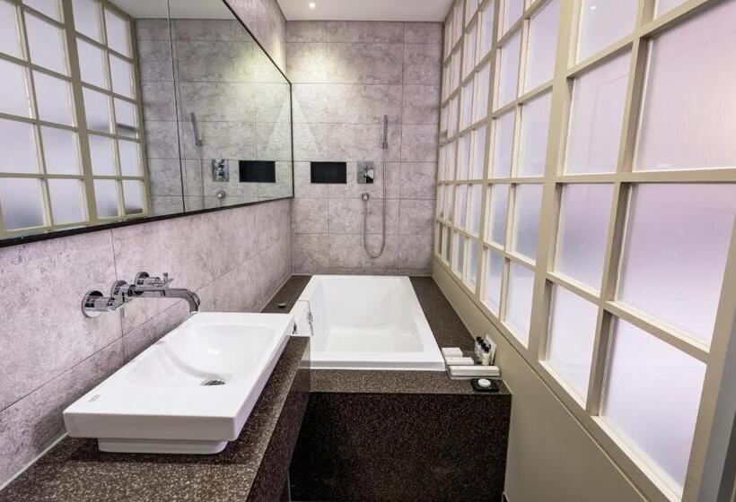 Номер Deluxe, The Designers Kondae