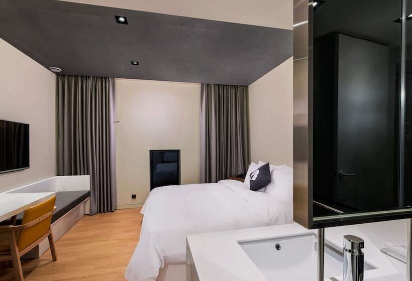 디럭스 룸, The Designers Kondae