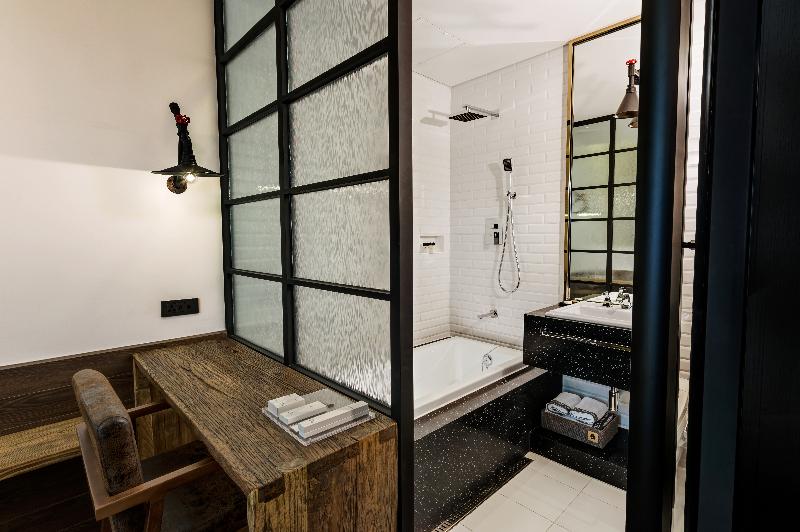 디럭스 룸, The Designers Kondae