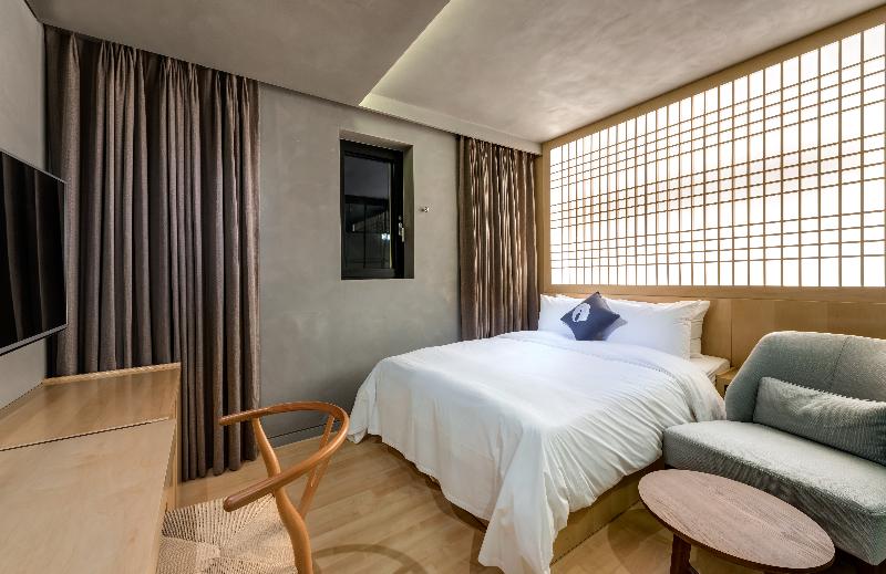 디럭스 룸, The Designers Kondae