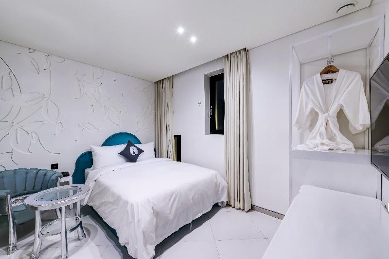 Номер Deluxe, The Designers Kondae