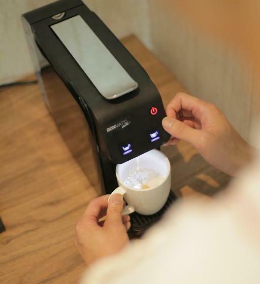 إستوديو قياسى, Iconic Hotel Penang