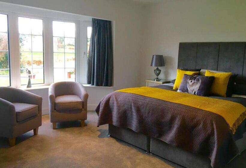 Standard Room King Size Bed, Hazelbrook Killarney