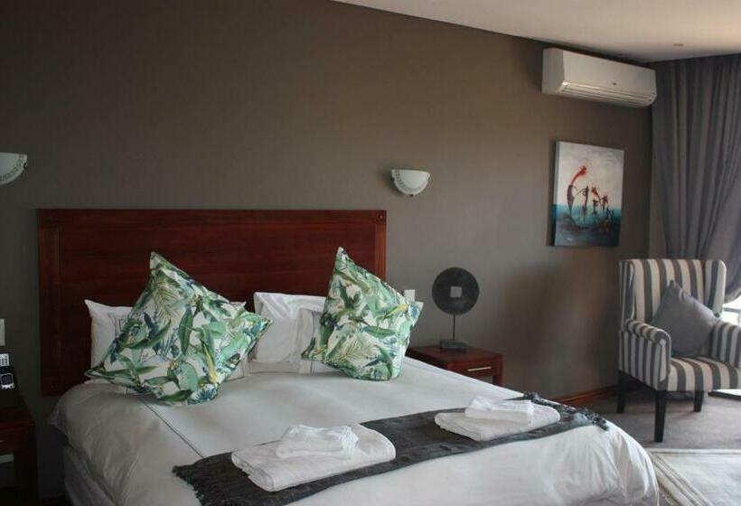 اتاق لوکس با بالکن, Over The Moon Guesthouse