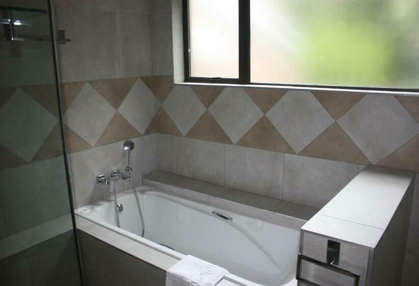 Номер Deluxe с Балконом, Over The Moon Guesthouse