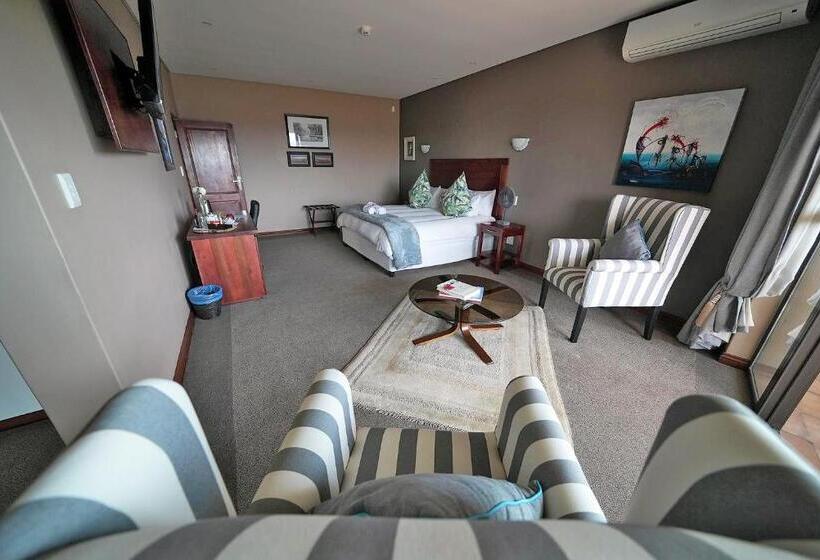 اتاق لوکس با بالکن, Over The Moon Guesthouse