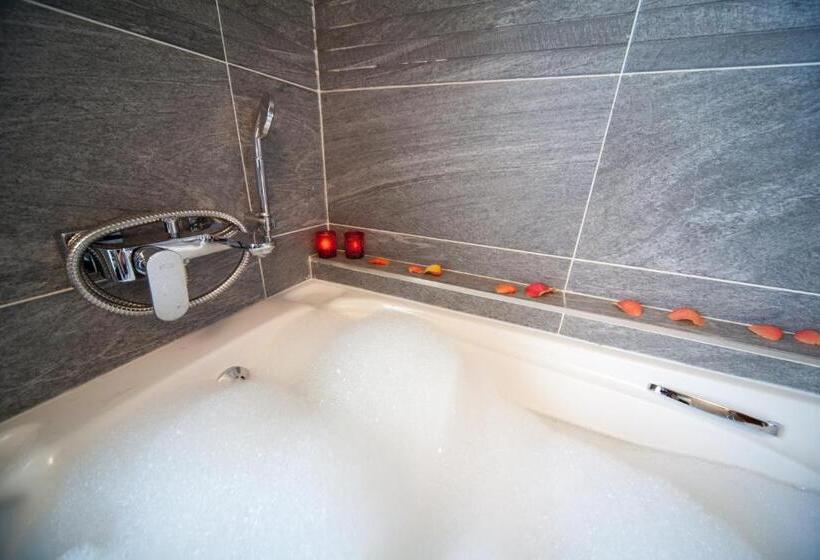 Номер Deluxe с Балконом, Over The Moon Guesthouse