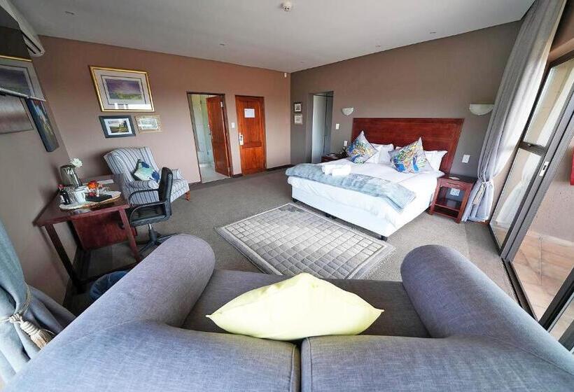 Семейный Номер, Over The Moon Guesthouse