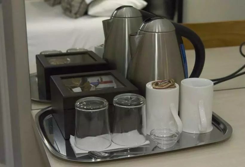 クイーンベッドのデラックスルーム, The Suburban Guest House