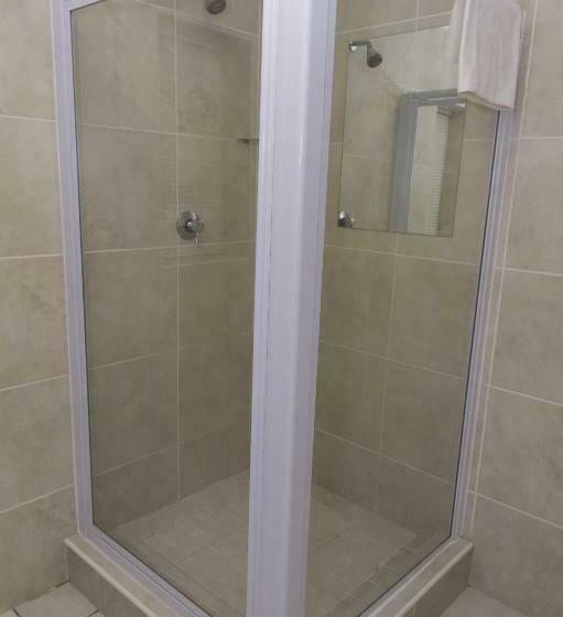 חדר דלוקס מיטת קווין, The Suburban Guest House