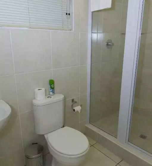 クイーンベッドのデラックスルーム, The Suburban Guest House