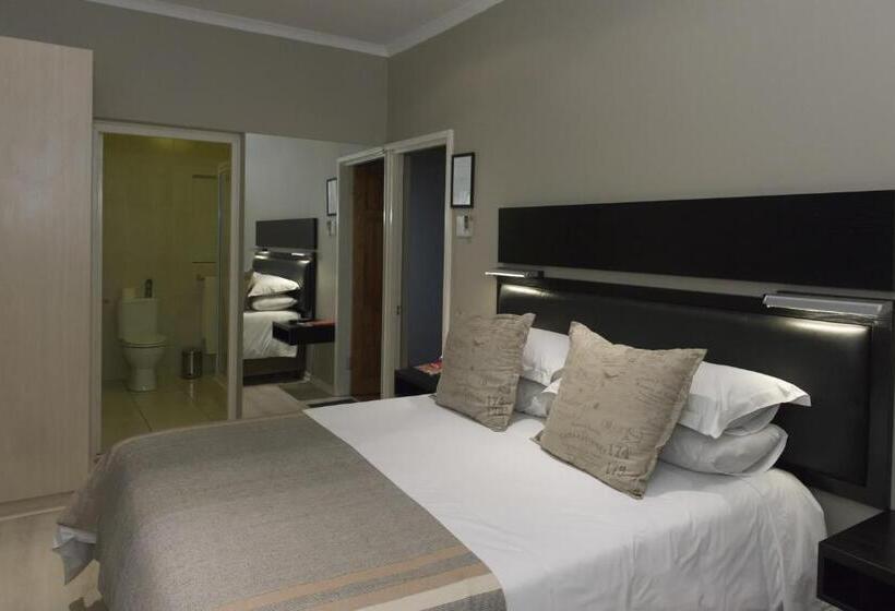 Номер Deluxe Кровать Куин, The Suburban Guest House