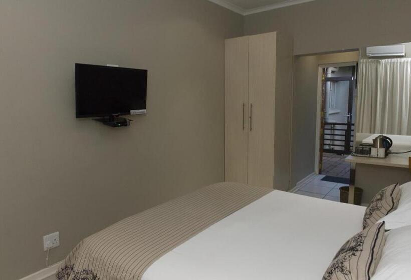 Номер Deluxe Кровать Куин, The Suburban Guest House