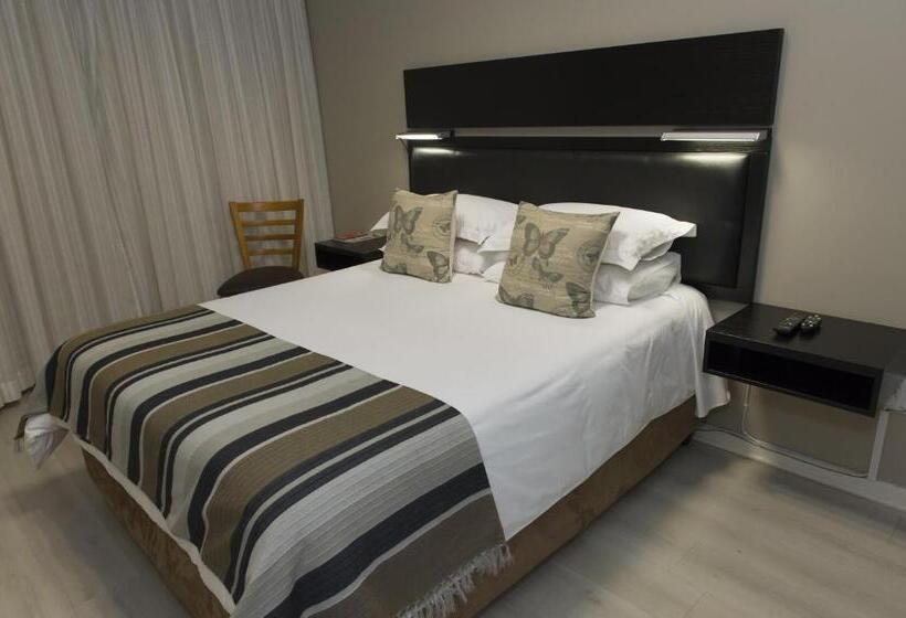 חדר דלוקס מיטת קווין, The Suburban Guest House