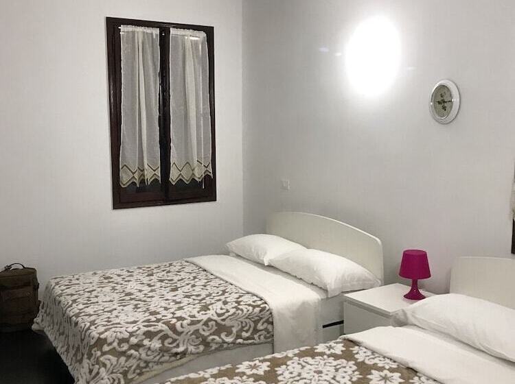 バス共有のスタンダードルーム, Vacation Venice Rooms