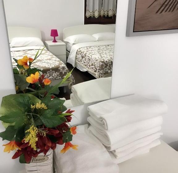 标准四人间共用浴室, Vacation Venice Rooms