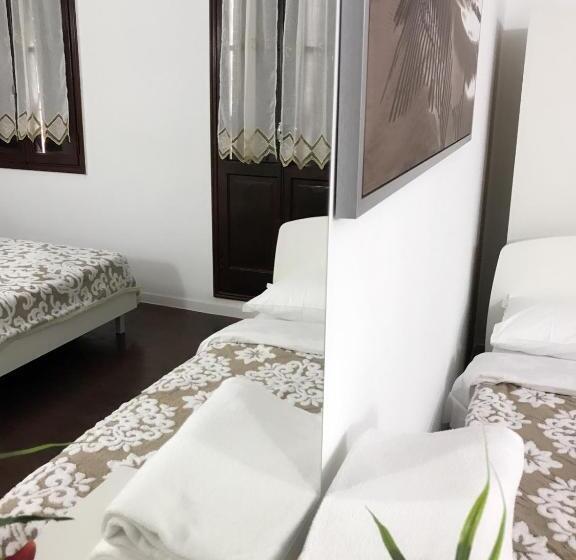 浴室共有スタンダード４人用ルーム, Vacation Venice Rooms