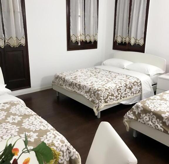 浴室共有スタンダード４人用ルーム, Vacation Venice Rooms