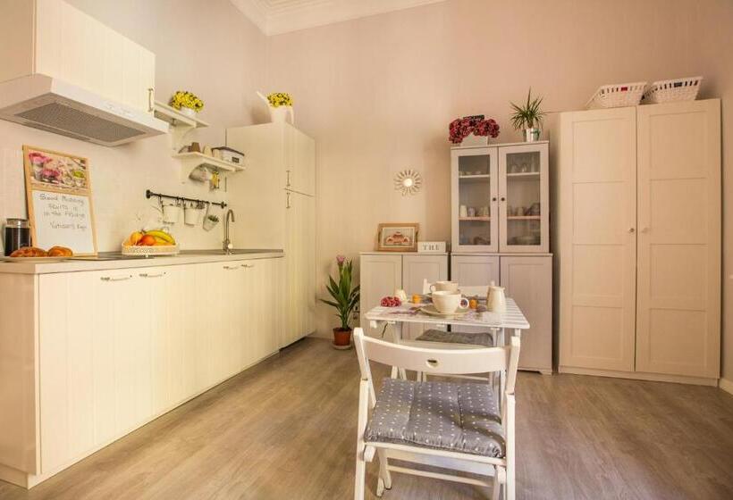 Standard room with outdoor bath, B&b Vatican's Keys