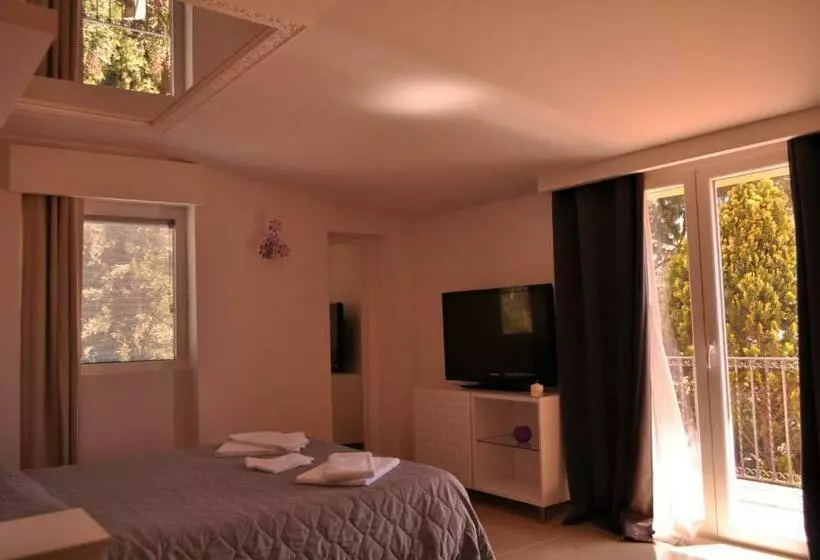 デラックストリプルルーム, Agrihotel Croce Vallone