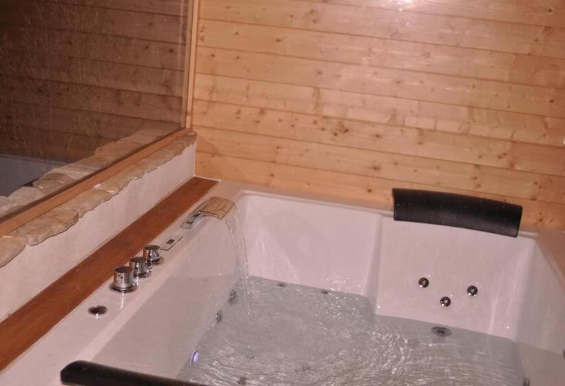 غرفة قياسية مزوَّدة بجاكوزي, Agrihotel Croce Vallone