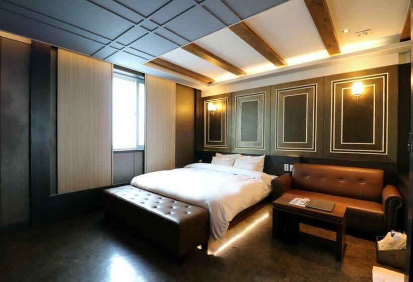 اتاق استاندارد, Airport